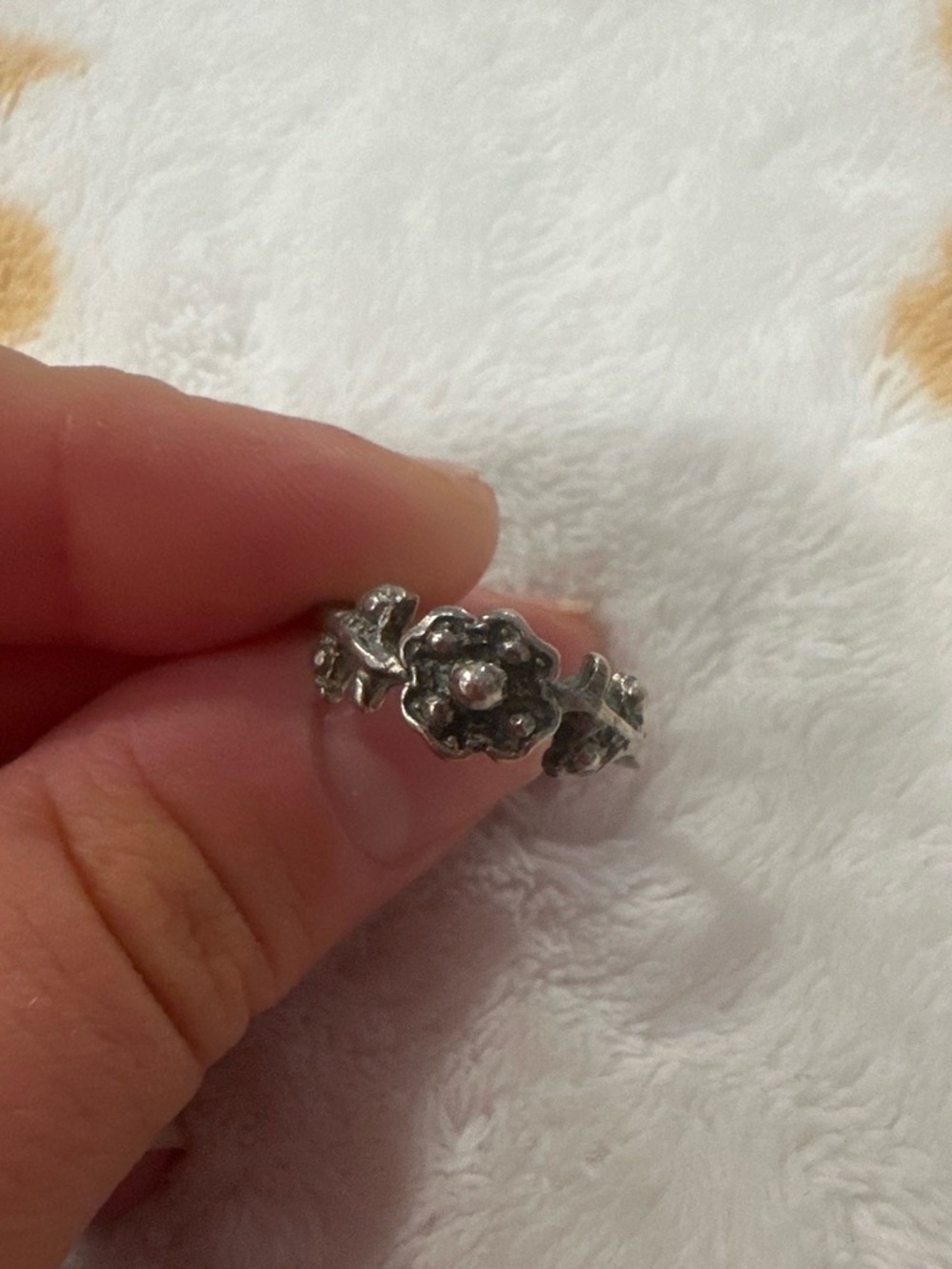 Sterling Floral Band Ring - Silver Flower Design